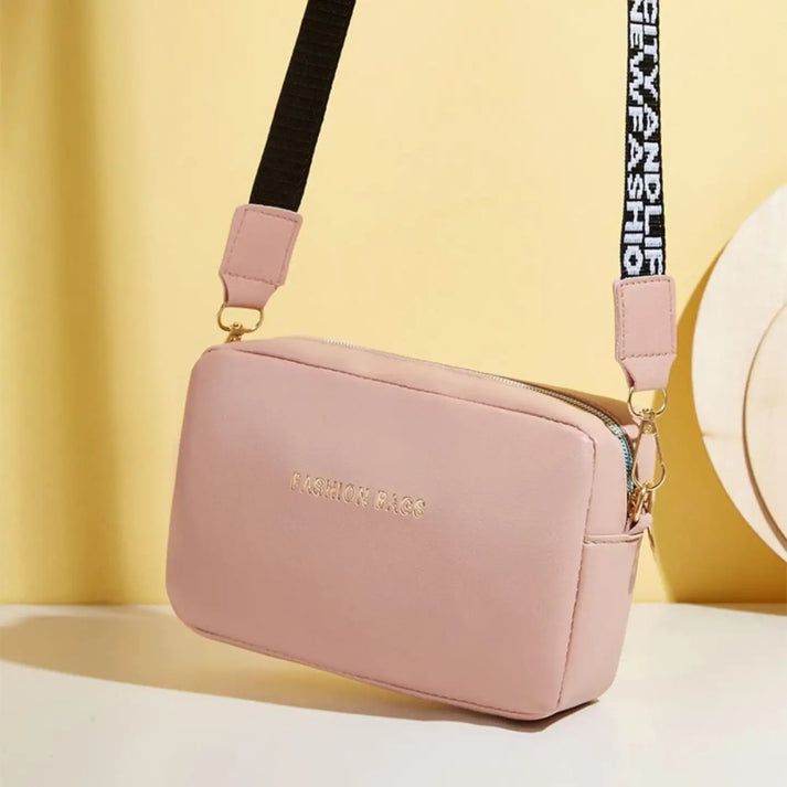 Chic Crossbody Bag (light pink)